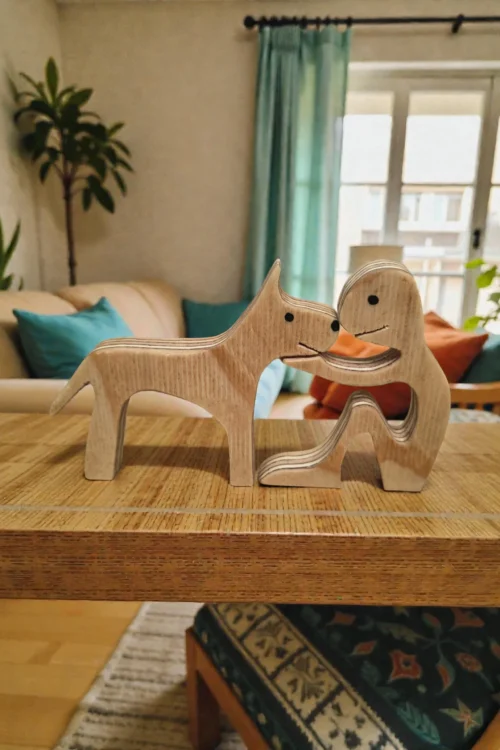 Hombre sentado con perro